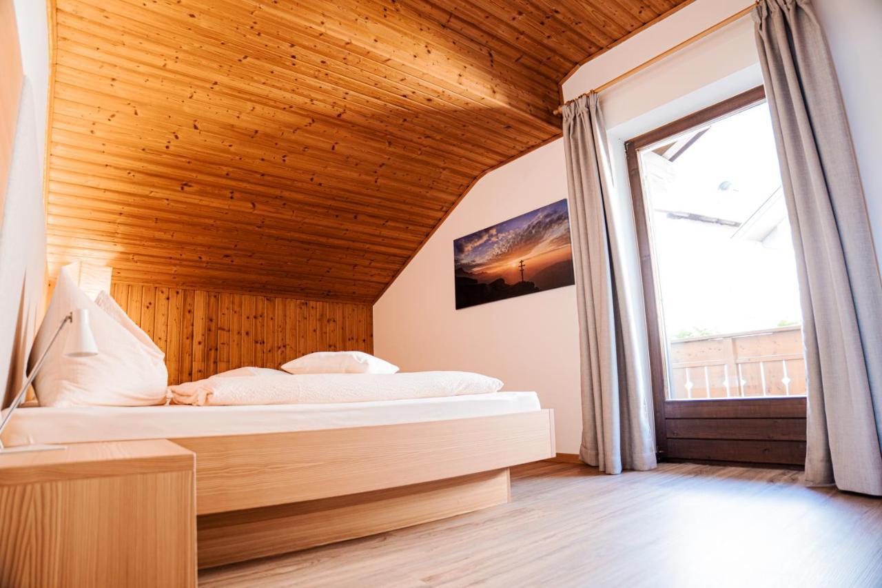 Ferienwohnungen Schweitzer Parcines Bagian luar foto